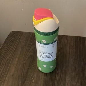 Owala 24 oz free sip (Dicks Exclusive)  Darling Daisy - SOLD OUT ONLINE